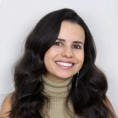 Foto da supervisora de Riscos Financeiros Larissa Moraes